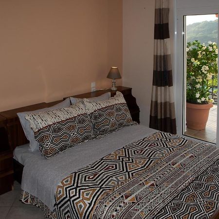 D & K Guest House Makrirrákhi Eksteriør bilde